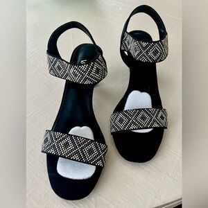 Camels beaded sandal